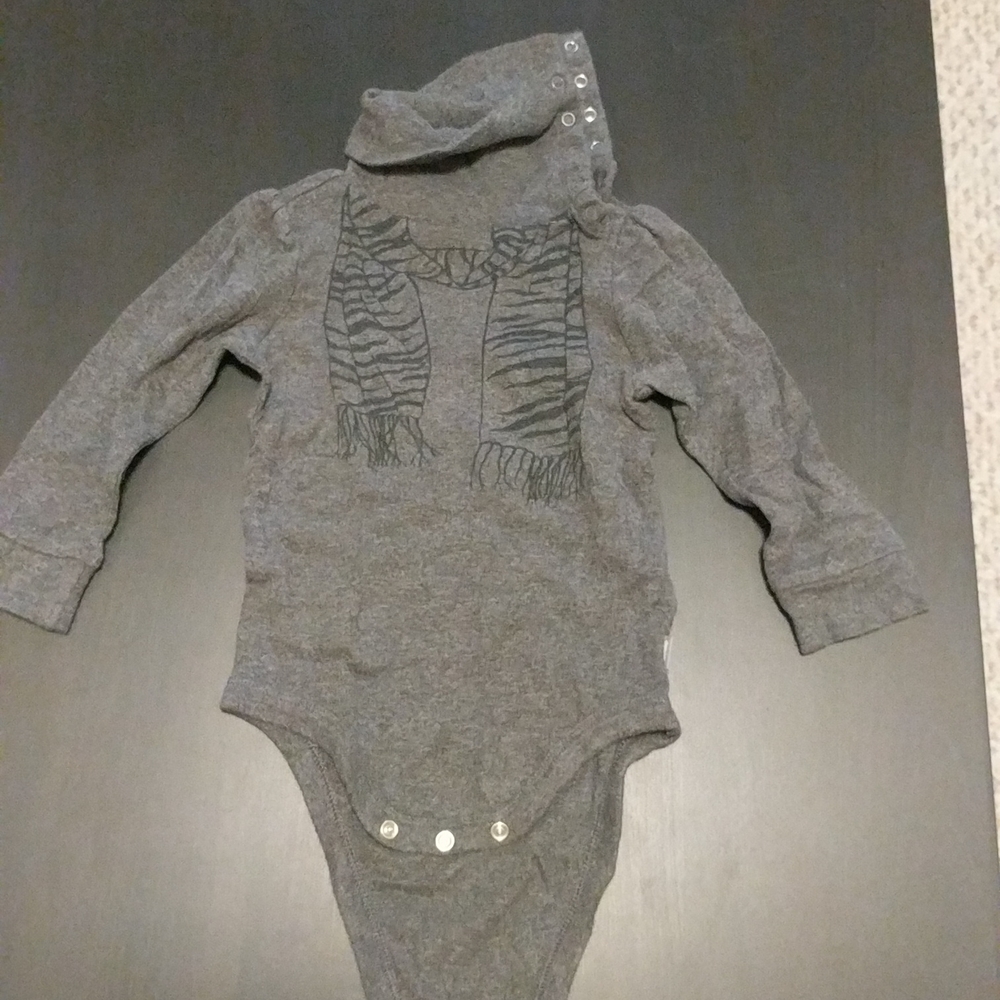 EUC Baby girl turtleneck bodysuit with scarf print